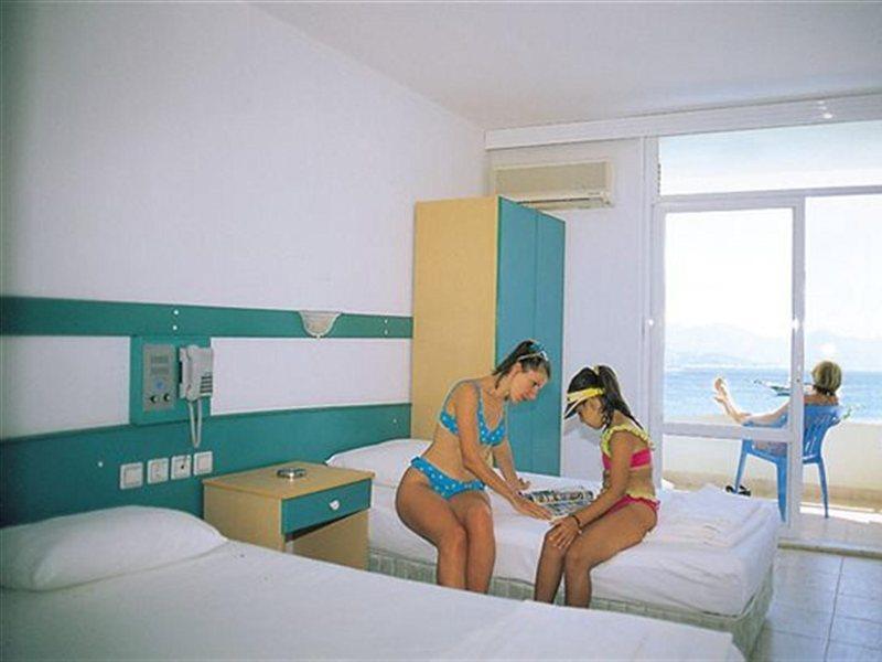 Zeybek Hotel ทูรุนช์ ภายนอก รูปภาพ