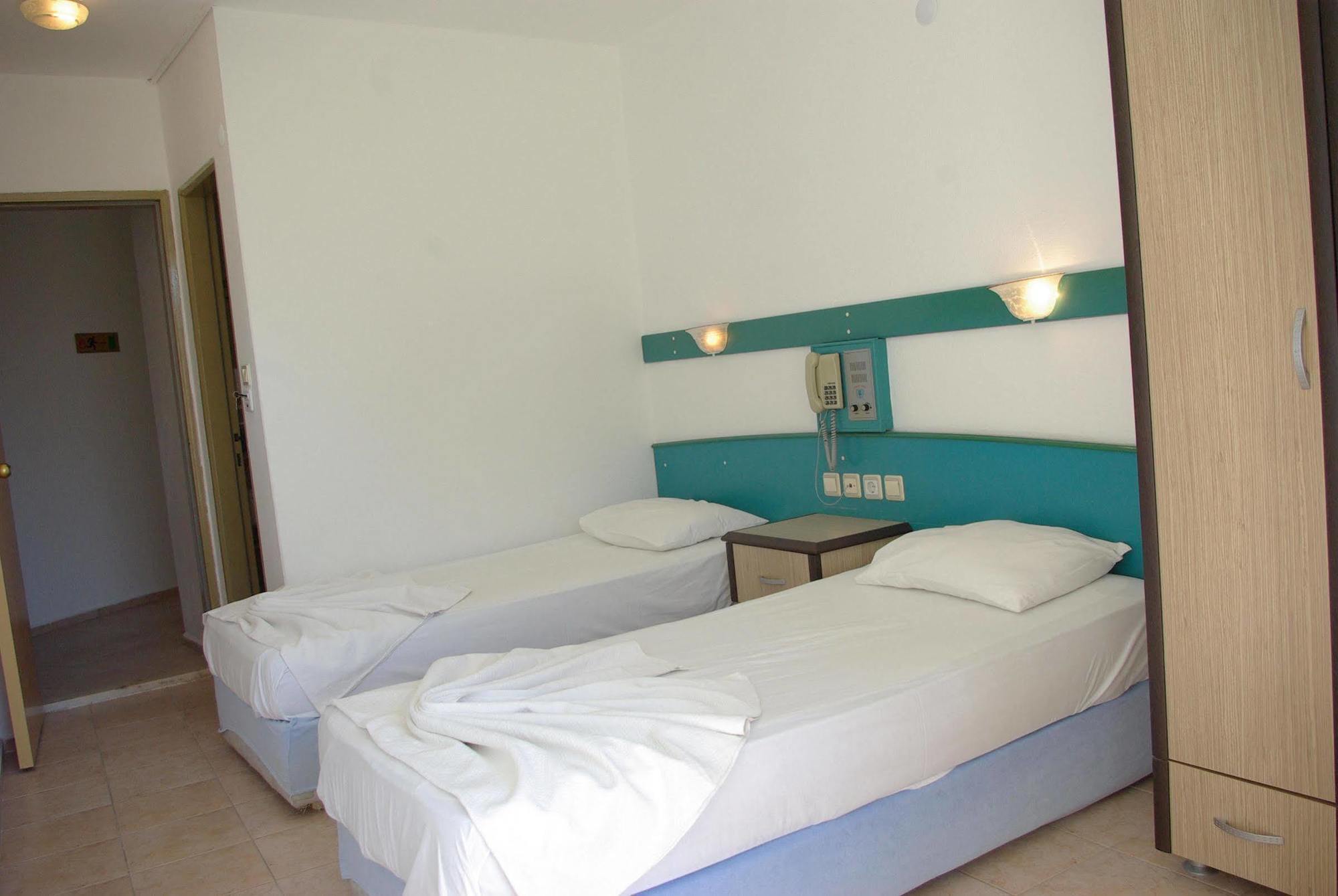 Zeybek Hotel ทูรุนช์ ภายนอก รูปภาพ
